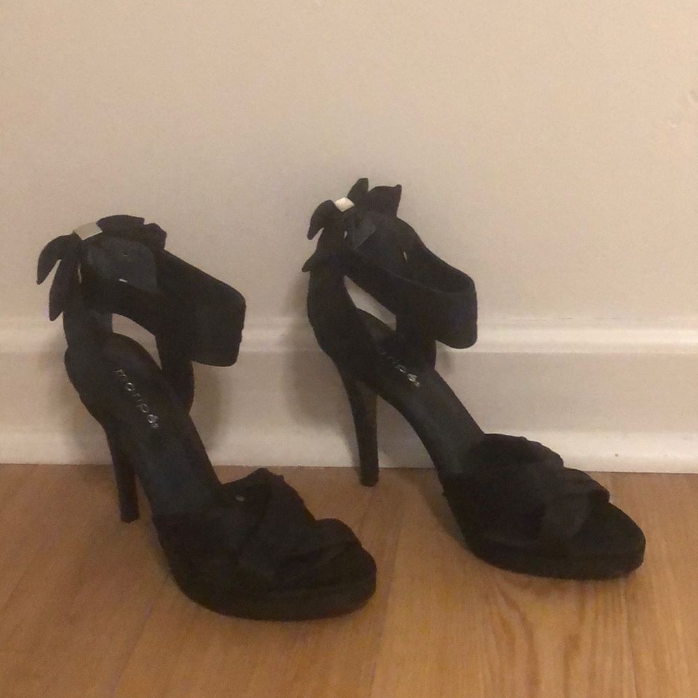 Gorgeous black open toe